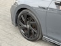 Volkswagen Golf 1.5 eTSI R-Line Business+ Trekhaak / Carpay / stoel-stuurverwarming / Camera