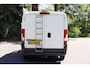 Peugeot Boxer 330 2.2 HDI L1H2 XR 2016 | Dubbele Schuifdeur | Trekhaak | Parkeersensoren | Imperiaal | Stuurwiel Bediening | 2 Sleutels | Nationale Autopas