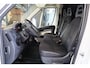 Peugeot Boxer 330 2.2 HDI L1H2 XR 2016 | Dubbele Schuifdeur | Trekhaak | Parkeersensoren | Imperiaal | Stuurwiel Bediening | 2 Sleutels | Nationale Autopas