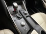 Lexus IS 300h Business Line | Safety Pack | Adaptive Cruise Control | Lane Assist | Stoelverwarming | Parkeersensoren voor+achter | Lederen bekleding | Navigatie | achteruitrijcamera |