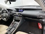 Lexus IS 300h Business Line | Safety Pack | Adaptive Cruise Control | Lane Assist | Stoelverwarming | Parkeersensoren voor+achter | Lederen bekleding | Navigatie | achteruitrijcamera |