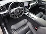 Volvo XC60 2.0 B4 R-Design Navi / Carplay / Camera / Elekramen / Keyless / Leder / 21''LM / BTW auto  / Mild-Hybride
