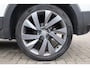 Volkswagen T-Cross 1.0 TSI Style 115PK / 85kW, LED koplampen, dodehoekdetectie (Side Assist), active info display, adaptieve cruise control (ACC), Winter Pakket (Verwarmbare voorstoelen), Apple Carplay & Android Auto, 18" LMV, privacy glas, navigatie, elektrisch verstel- en verwarmbare buitenspiegels, 2-zone climatronic, DAB+, parkeersensoren voor en achter (PDC) etc.
