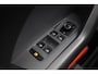 Volkswagen T-Cross 1.0 TSI Style 115PK / 85kW, LED koplampen, dodehoekdetectie (Side Assist), active info display, adaptieve cruise control (ACC), Winter Pakket (Verwarmbare voorstoelen), Apple Carplay & Android Auto, 18" LMV, privacy glas, navigatie, elektrisch verstel- en verwarmbare buitenspiegels, 2-zone climatronic, DAB+, parkeersensoren voor en achter (PDC) etc.