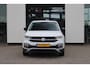 Volkswagen T-Cross 1.0 TSI Style 115PK / 85kW, LED koplampen, dodehoekdetectie (Side Assist), active info display, adaptieve cruise control (ACC), Winter Pakket (Verwarmbare voorstoelen), Apple Carplay & Android Auto, 18" LMV, privacy glas, navigatie, elektrisch verstel- en verwarmbare buitenspiegels, 2-zone climatronic, DAB+, parkeersensoren voor en achter (PDC) etc.