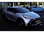 Toyota C-HR / C-HR+ HYBRID 200 GR-SPORT PREMIERE EDITION PANODAK JBL 360° CAMERA EL-ACHTERKLEP PARK-SENSOREN EL-STOEL+MEMORY APPLE/ANDROID NL-AUTO