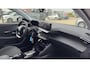 Peugeot 208 Hybrid 100 e-DCS6 Allure | NL auto | Parkeer sensoren voor & achter | Apple Carplay / Android Auto | 16" LMV | Climate Control |