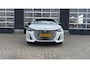 Peugeot 208 Hybrid 100 e-DCS6 Allure | NL auto | Parkeer sensoren voor & achter | Apple Carplay / Android Auto | 16" LMV | Climate Control |