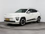 Hyundai Kona Electric Comfort Smart 65.4 kWh | Unieke km-stand! | SoH 98,8% | WLTP 514km | Dodehoek | Stoel + stuurverwarming | El. bed. achterklep |
