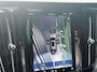 Volvo V90 2.0 T8 Plug-in hybrid AWD Ultimate Dark Volvo V90 2.0 T8 Recharge AWD Ultimate Dark / Pano. dak / Trekhaak / Harman kardon / Elek. verstelbare stoelen / Voor+achter+stuur verwarmd / Leder / Head-up display /