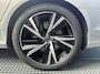 Volvo V90 2.0 T8 Plug-in hybrid AWD Ultimate Dark Volvo V90 2.0 T8 Recharge AWD Ultimate Dark / Pano. dak / Trekhaak / Harman kardon / Elek. verstelbare stoelen / Voor+achter+stuur verwarmd / Leder / Head-up display /
