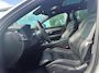 Volvo V90 2.0 T8 Plug-in hybrid AWD Ultimate Dark Volvo V90 2.0 T8 Recharge AWD Ultimate Dark / Pano. dak / Trekhaak / Harman kardon / Elek. verstelbare stoelen / Voor+achter+stuur verwarmd / Leder / Head-up display /