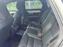 Volvo V90 2.0 T8 Plug-in hybrid AWD Ultimate Dark Volvo V90 2.0 T8 Recharge AWD Ultimate Dark / Pano. dak / Trekhaak / Harman kardon / Elek. verstelbare stoelen / Voor+achter+stuur verwarmd / Leder / Head-up display /