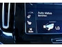 Volvo XC40 2.0 T4 Inscription Stoel-/ stuurwielverwarming | Lederen bekleding | Achteruitrijcamera | 18 inch. lichtmetalen velgen | Cruise control | BLIS |