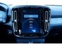 Volvo XC40 2.0 T4 Inscription Stoel-/ stuurwielverwarming | Lederen bekleding | Achteruitrijcamera | 18 inch. lichtmetalen velgen | Cruise control | BLIS |