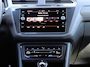 Volkswagen Tiguan 1.4 TSI eHybrid | R-Line Business+ | El. Pano Dak | Park Assist | Matrix LED | Apple Car Play/Android Auto | Winter Pakket | Top Comfort Stoelen | Trekhaak | Buitenspiegels in Kleur