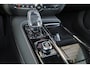 Volvo V60 T6 Recharge AWD Plus Dark - Panorama/schuifdak - IntelliSafe Assist & Surround - 360º Camera - Harman/Kardon audio - Verwarmde voorstoelen, stuur & achterbank - Parkeersensoren voor & achter - Elektr. bedienb. voorstoelen met geheugen - Head up display - Extra getint glas - 19' LMV