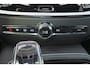 Volvo V60 T6 Recharge AWD Plus Dark - Panorama/schuifdak - IntelliSafe Assist & Surround - 360º Camera - Harman/Kardon audio - Verwarmde voorstoelen, stuur & achterbank - Parkeersensoren voor & achter - Elektr. bedienb. voorstoelen met geheugen - Head up display - Extra getint glas - 19' LMV
