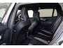 Volvo V60 T6 Recharge AWD Plus Dark - Panorama/schuifdak - IntelliSafe Assist & Surround - 360º Camera - Harman/Kardon audio - Verwarmde voorstoelen, stuur & achterbank - Parkeersensoren voor & achter - Elektr. bedienb. voorstoelen met geheugen - Head up display - Extra getint glas - 19' LMV