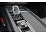 Volvo XC60 T6 Recharge AWD Ultra Black Edition - Luchtvering - Panorama/schuifdak - IntelliSafe Assist & Surround - 360º Camera - Harman/Kardon audio - Adaptieve LED koplampen - Verwarmde voorstoelen, stuur & achterbank - Parkeersensoren voor & achter - Elektr. bedienb. voorstoelen met geheugen - Head up display - Draadloze tel. lader - Extra getint glas - Inklapbare trekhaak - 21' LMV