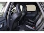 Volvo XC60 T6 Recharge AWD Ultra Black Edition - Luchtvering - Panorama/schuifdak - IntelliSafe Assist & Surround - 360º Camera - Harman/Kardon audio - Adaptieve LED koplampen - Verwarmde voorstoelen, stuur & achterbank - Parkeersensoren voor & achter - Elektr. bedienb. voorstoelen met geheugen - Head up display - Draadloze tel. lader - Extra getint glas - Inklapbare trekhaak - 21' LMV