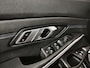 BMW 3-Serie Touring 330e Business Edition Plus | ZWARTE HEMEL | WEGKLAPBARE TREKHAAK | NAVI PROF | SPORTSEATS