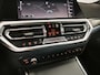 BMW 3-Serie Touring 330e Business Edition Plus | ZWARTE HEMEL | WEGKLAPBARE TREKHAAK | NAVI PROF | SPORTSEATS