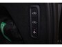 Volvo XC90 T8 Recharge AWD Ultra Dark - Luchtvering - Panorama/schuifdak - IntelliSafe Assist & Surround - 360º Camera - Bowers & Wilkins audio - Adaptieve LED koplampen - Verwarmde voorstoelen, stuur & achterbank - Parkeersensoren voor & achter - Elektr. bedienb. voorstoelen met geheugen - Geventileerde voorstoelen - Head up display - Draadloze tel. lader - Extra getint glas - Inklapbare trekhaak - 21' LMV