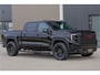 GMC Sierra BLACK OPS | DENALI 6.2 V8 426PK Full Option | €84950,- excl | De Meest Luxe Pick-Up in zijn Klasse | Comfortabele Dubbele Cabine met Royale 5 Zitplaatsen | BPM vrij | Nu Leverbaar uit Voorraad | Voorraad Nr 1924 | De specialist in Amerikaanse pick‑ups in Nederland en Europa.