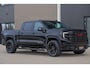 GMC Sierra BLACK OPS | DENALI 6.2 V8 426PK Full Option | €84950,- excl | De Meest Luxe Pick-Up in zijn Klasse | Comfortabele Dubbele Cabine met Royale 5 Zitplaatsen | BPM vrij | Nu Leverbaar uit Voorraad | Voorraad Nr 1924 | De specialist in Amerikaanse pick‑ups in Nederland en Europa.