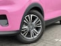 Leapmotor T03 Design 37.3 kWh 95PK Automaat Roze Wrap, Navigatie, Camera achter, Parkeerhulp achter, Audio, Keyless Start, Lichtmetalen velgen