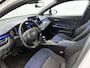 Toyota C-HR / C-HR+ 1.8 Hybrid Bi-Tone | Dealer onderhouden | Navigatie | Stoelverwarming | Climate control | Cruise Control Adaptive | DAB | Achteruitrijcamera |