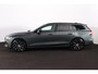 Volvo V60 T8 Recharge AWD Plus Dark - Panorama/schuifdak - IntelliSafe Assist & Surround - 360º Camera - Harman/Kardon audio - Verwarmde voorstoelen, stuur & achterbank - Parkeersensoren voor & achter - Elektr. bedienb. voorstoelen met geheugen - Head up display - Extra getint glas - Inklapbare trekhaak - 18' LMV