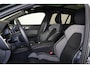 Volvo V60 T8 Recharge AWD Plus Dark - Panorama/schuifdak - IntelliSafe Assist & Surround - 360º Camera - Harman/Kardon audio - Verwarmde voorstoelen, stuur & achterbank - Parkeersensoren voor & achter - Elektr. bedienb. voorstoelen met geheugen - Head up display - Extra getint glas - Inklapbare trekhaak - 18' LMV