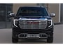GMC Sierra DENALI 6.2 V8 426PK €79950,- excl | Full Option | De Meest Luxe Pick-Up in zijn Klasse | Comfortabele Dubbele Cabine met Royale 5 Zitplaatsen | BPM vrij | Nu Leverbaar uit Voorraad | Voorraad Nr 2252 | De specialist in Amerikaanse pick‑ups in Nederland en Europa.