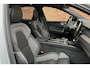 Volvo XC60 T6 Plug-in hybrid AWD Ultra Black Edition | Luchtvering | Panoramadak | Trekhaak | Verwarmbare voorstoelen, achterbank en stuurwiel | Head-up display | 360 graden camera | Premium audio by Harman Kardon | Apple carplay/Android auto