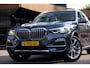 BMW X5 xDrive45e High Executive|Rijklaar!|ACC|PANO|HUD|Massage|Trekhaak|Rondomzichtcamera|Harman Kardon|Carplay|AndroidAuto|
