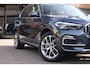BMW X5 xDrive45e High Executive|Rijklaar!|ACC|PANO|HUD|Massage|Trekhaak|Rondomzichtcamera|Harman Kardon|Carplay|AndroidAuto|