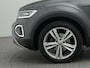 Volkswagen T-Roc R-Line 1.5 TSI 150PK | Stoel & Stuurverwarming | Achteruitrijcamera | Apple Carplay | Side Assist | Elektrische achterklep |