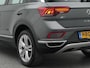 Volkswagen T-Roc R-Line 1.5 TSI 150PK | Stoel & Stuurverwarming | Achteruitrijcamera | Apple Carplay | Side Assist | Elektrische achterklep |