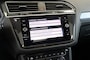 Volkswagen Tiguan 1.5 TSI ACT R-Line - Schuif/Kanteldak - Trekhaak - Stoelverwarming