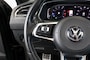 Volkswagen Tiguan 1.5 TSI ACT R-Line - Schuif/Kanteldak - Trekhaak - Stoelverwarming