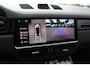 Porsche Cayenne Coupé 3.0 E-Hybrid / Trekhaak / Panoramadak / 360Camera / Keyless / 21'' / Softclose / Luchtvering / Bose / Sportdesign+Chrono / Stoel+Stuurverwarming / Dodehoek / DAB / ACC
