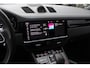 Porsche Cayenne Coupé 3.0 E-Hybrid / Trekhaak / Panoramadak / 360Camera / Keyless / 21'' / Softclose / Luchtvering / Bose / Sportdesign+Chrono / Stoel+Stuurverwarming / Dodehoek / DAB / ACC