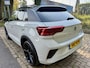 Volkswagen T-Roc 1.5 TSI / DSG automaat / R-LINE / IQ Light / Pano / Navi / Acc / Line / Keyles / CarPlay-Andriod auto