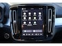 Volvo XC40 2.0 B4 Plus Black Edition | Trekhaak | Lichtmetalen Velgen 20 inch | Harman Kardon Audio | Panoramadak | 360 Graden Camera | Parkeersensoren | Keyless Entry | Elektrische Achterklep | Elektrisch Verstelbare Voorstoelen | Stoelverwarming | Google Navigatie | Apple Carplay | Android Auto