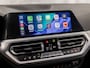 BMW 3-Serie 320i M Sport 184Pk Automaat (APPLE CARPLAY, M PAKKET, LEDER/ALCANTARA, STOELVERWARMING, SPORTSTOELEN, GETINT GLAS, SFEERVERLICHTING, FLIPPERS, NIEUWE APK, NIEUWSTAAT)