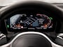 BMW 3-Serie 320i M Sport 184Pk Automaat (APPLE CARPLAY, M PAKKET, LEDER/ALCANTARA, STOELVERWARMING, SPORTSTOELEN, GETINT GLAS, SFEERVERLICHTING, FLIPPERS, NIEUWE APK, NIEUWSTAAT)
