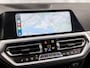 BMW 3-Serie 320i M Sport 184Pk Automaat (APPLE CARPLAY, M PAKKET, LEDER/ALCANTARA, STOELVERWARMING, SPORTSTOELEN, GETINT GLAS, SFEERVERLICHTING, FLIPPERS, NIEUWE APK, NIEUWSTAAT)