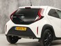 Toyota Aygo X 1.0 VVT-i MT Play (APPLE CARPLAY, NAVIGATIE, GETINT GLAS, ADAPTIVE CRUISE, SPORTSTOELEN, LANE ASSIST, CAMERA, NIEUWSTAAT)